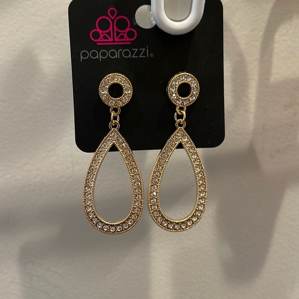 Paparazzi drop earrings